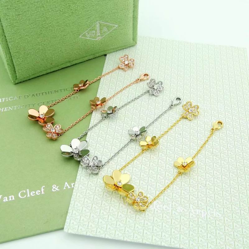 Van Cleef & Arpels bracelet 12yxq17